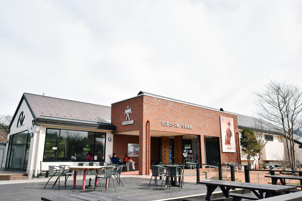 河口湖ミューズ館・与 勇輝館 | PORTA